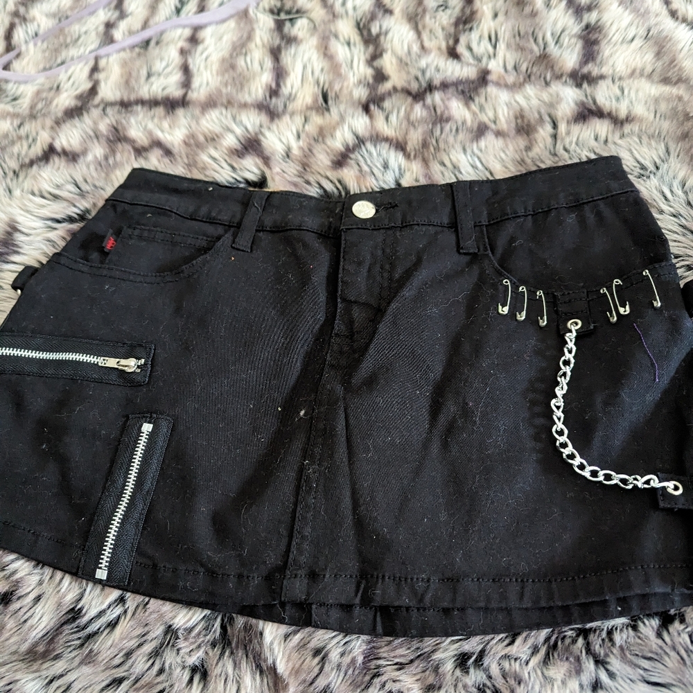 Royal bones skirt